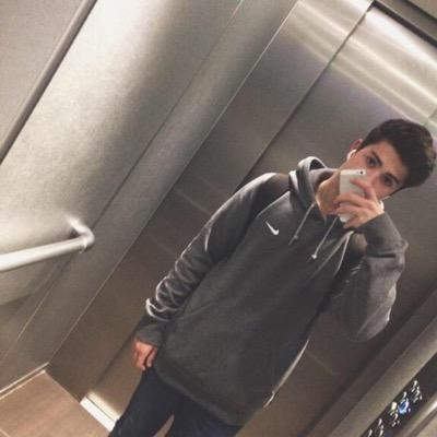 mathiabeaugoss's profile picture. 15y - Paname