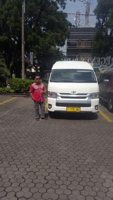 Tempat penyewaan kendaraan Wisata Toyota Hiace dan Antar jemput Karyawan.