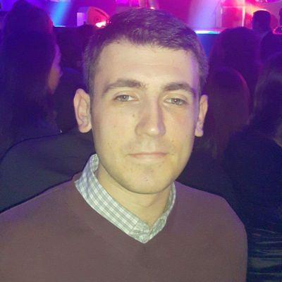 Kemalist / Fenerbahçe S.K. Kongre Üyesi.