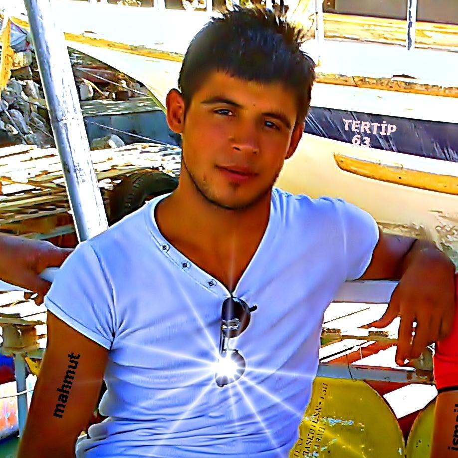 devrix27's profile picture. 