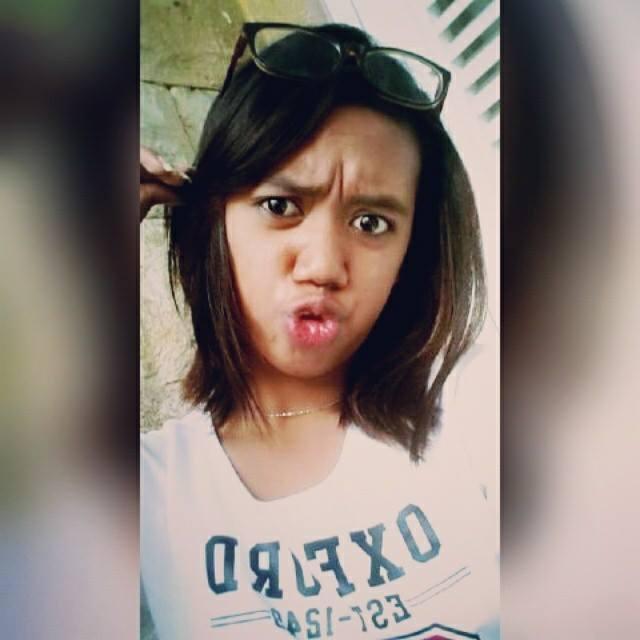 WANITA MANIS YG MEMPUNYAI DUA GINGSUL^_^DAN SESOSOK WANITA TOMBOY!;;)