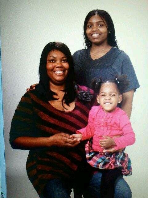 DeshaParham's profile picture. Live each day like its your last.