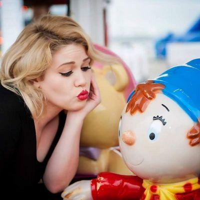 NessGracious's profile picture. Burlesque Performer, Clown, Pin Up Model, Singer and Silly Faced Cushion Fort Enthusiast!