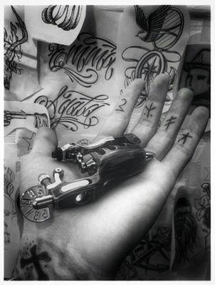 Tattoo Shop, Illustrateurs et Espace d'exposition
3 passage Lepic, Paris18, 11h - 19h
http://t.co/TqlcNT2WkL 
http://t.co/U3HipjoBpv