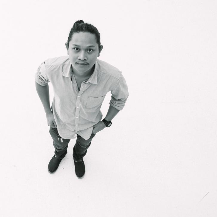 Freelance commercial, editorial, portrait and dance photographer currently based in Manila, Philippines