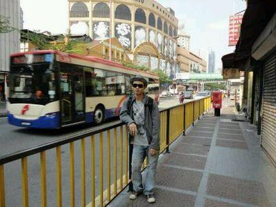 kehidupan ini terus berjalan jadi jangan berputus asa bilamana kamu menginginkan sesuatu kejarlah denagan sungguh-sunguh untuk dapat meraih nya.................