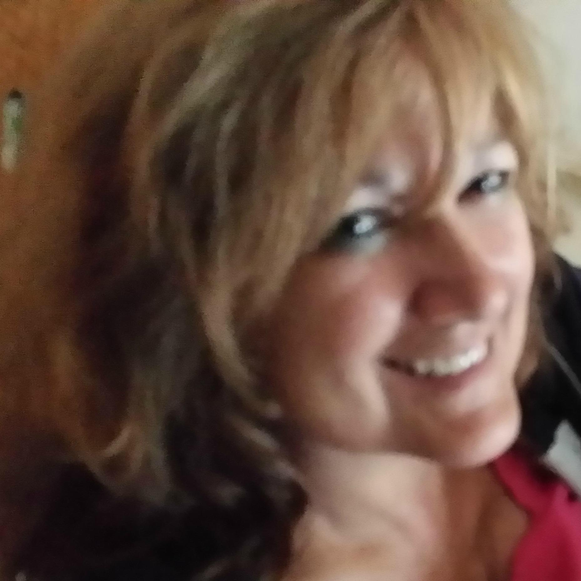 Wife & mom ..I have a son in the Navy and wonderful daughter, I am meme to 3 grandchildren...love Networking, & sharing Mindset and Marketing tips....
