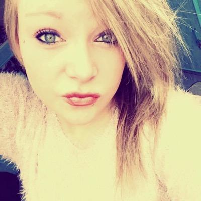 julliieBeebBey's profile picture. 