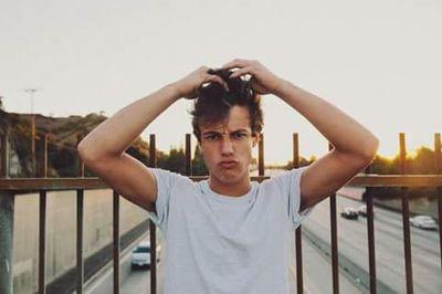 CAMERON AND ZAYN AND ASH AND CALUM AND NASH AND CAMERON AGAIN AND HAYES 

ILY 3