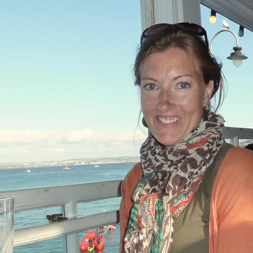Advanced Nurse Practitioner in  Geriatrics.
Outdoor swimming Mum of 4.
All views my own