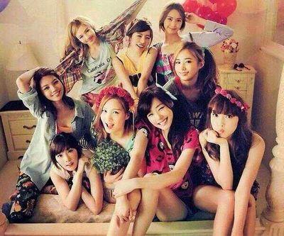 SoNe YoonAddict
BaekYeon