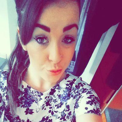 siobhan mcminn :) 21 dumfries :) love my weekends away to London to see my girls!!! family & friends
