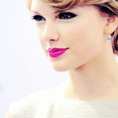 born in 1995.                                                              from fearless until forever

#1989TourCologne