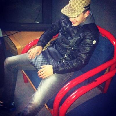 #free palastina 
rapper 
hou niet van fake vrienden hou liever mn ⭕️ klein want je kan niemand onder schatten 

SLANGEN ONDER RATTEN ✖️