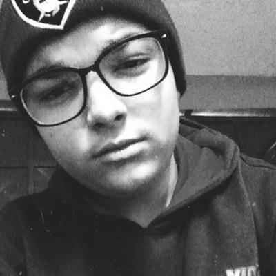 'Cause I've got a thick skin and an elastic heart
But your blade, it might be too sharp