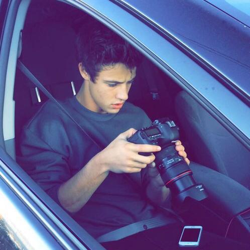 Follow @lovefordallass for a dm to Cameron Dallas, Aaron Carpenter & Cody.