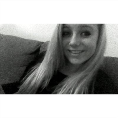 jaesmee's profile picture. happy