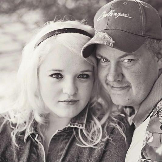 my name is Anna Biddle Ward... i have an amazing husband named Jacob ward. I am a country girl who loves camo, boots, trucks, tractors, and such...