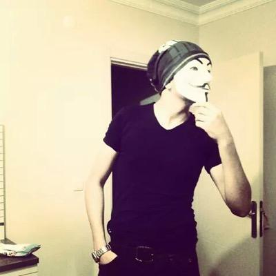 Uykusuz Adam Offical