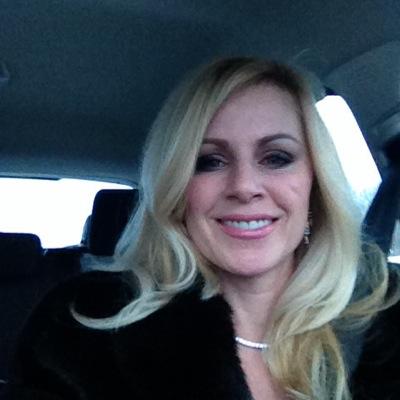 Ottawa Real Estate Broker Blogger since 2006, Mother of 2, career woman.  RE Broker since 1985, top producer.