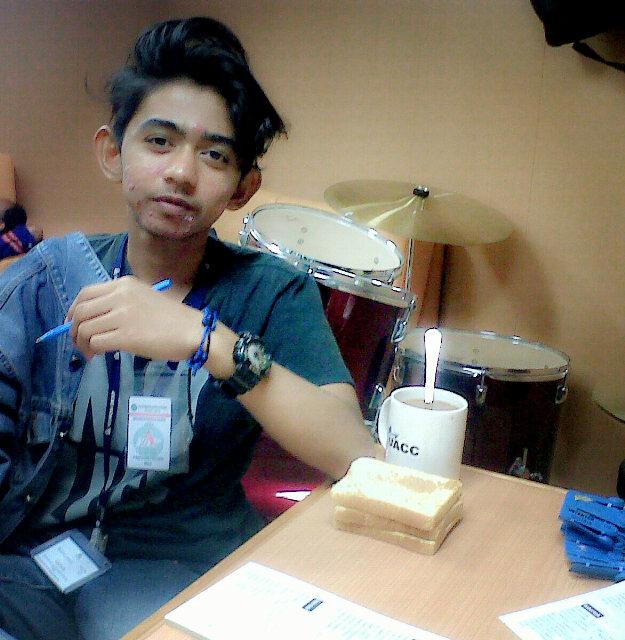 menjadi diri sendiri lebih baik :)