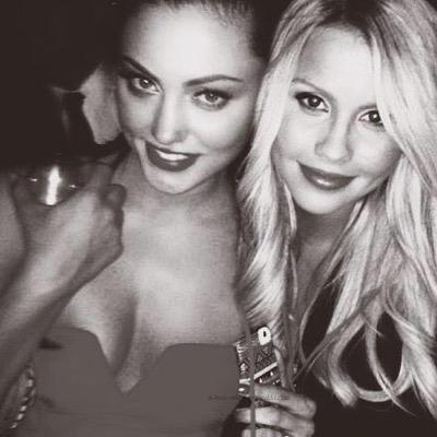 can you please follow @vampireftnialI and not this acc?