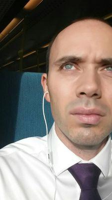 DavidVaury's profile picture. Helping organisation transform to gain more value from their people and operations.