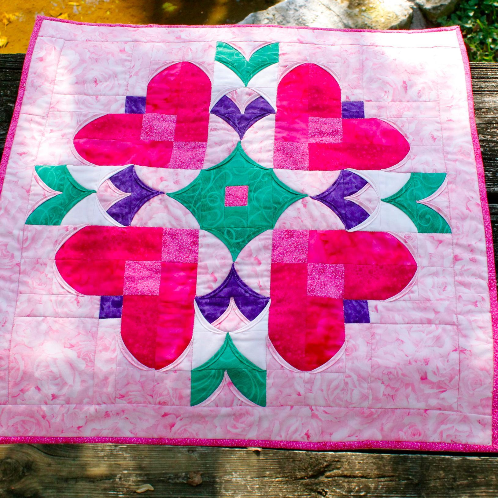 Co-owner of http://t.co/hipk1jhGfH with twin sis Cindy. Make handmade creations, quilts, table runners, pillowcases, aprons and much more, visit our store!