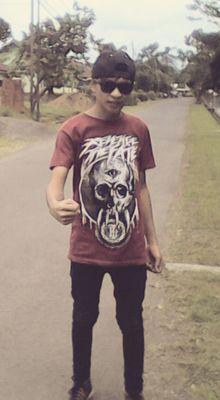 titissetan346's profile picture. Simple