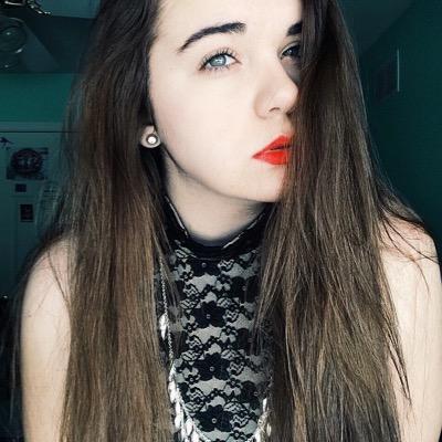 jennaisgoals's profile picture. jenna aka @geekingrier is goals and her account is flawless so yeah.