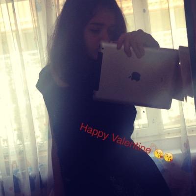 Hi! (: Please Follow Me On Twitter And i will follow you too , Please Subcribe My Chanel On Youtube Love You Twitters! ❤️