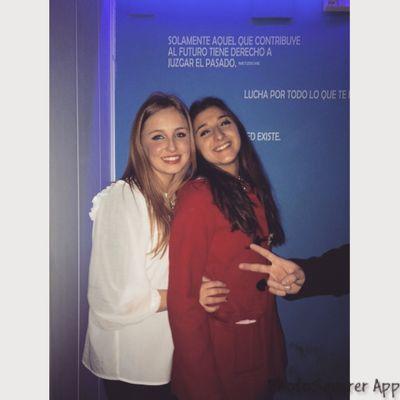 Orgullosa de tener una sonrisa de oreja a oreja a pesar de todo.