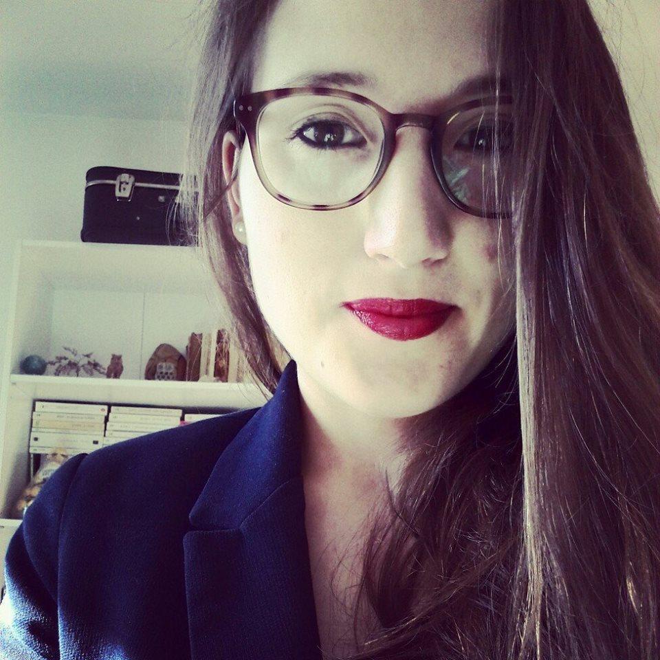 _A_BL's profile picture. 22 YO  - Bookaholic - Conseillère de vente PAP femme au Printemps Nancy - Mi-Picarde - Mi-Bretonne ça explique mon caractère.