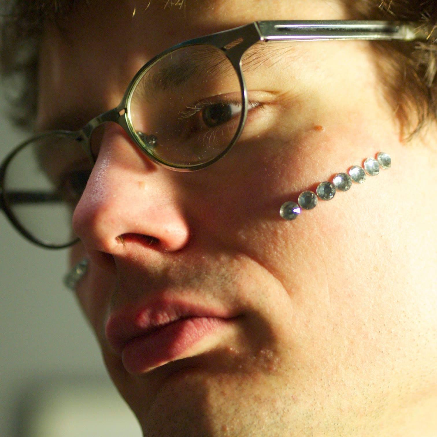 A Famous Artist and award-winning dungeon master in Edmonton. he/him. https://t.co/ragSoXb1Z0