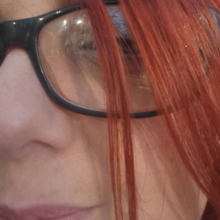 Multimedia journalist, writer. 
#fabrikakreativnosti 
Editor of NDNV podcasts. 
Editor of radio show 