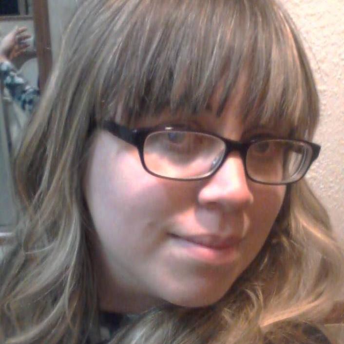 Cosplayer, tabletop geek who also writes in her spare time. When not geeking up the universe she is a professor of all things writing.