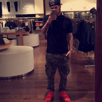 You say Zach Dorsey i say Daddy.