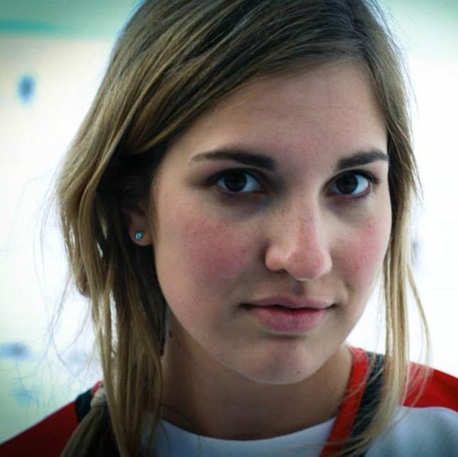 My friends say that I look like Mischa Barton in that photo. I so don't.