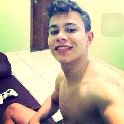 A primeira impressão é a que fica. Depois vamos moldando as inverdades