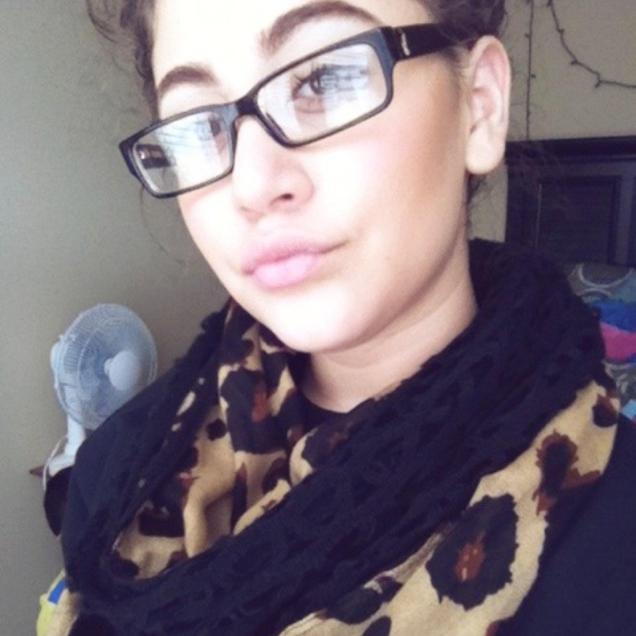 •Honduran •Ig: @sherlygn_pineda