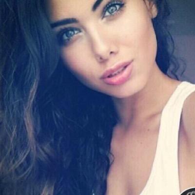 Here are all the most beautiful girl. Send us the perfections you have seen on Twitter or Instagram!