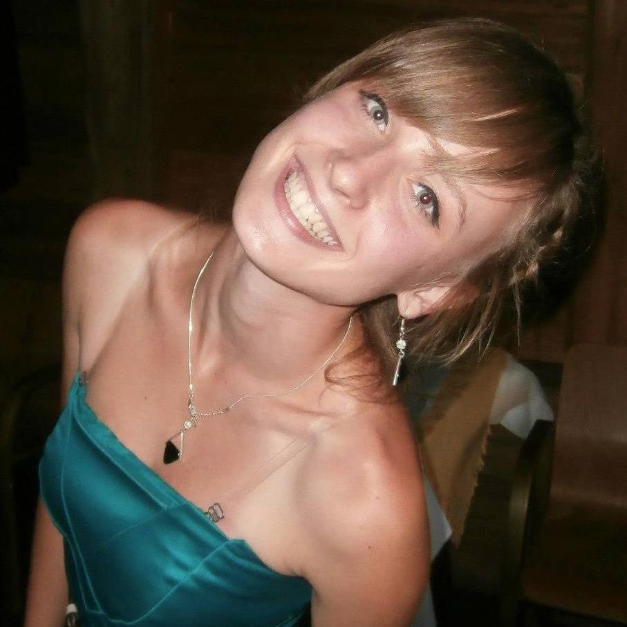 BrenVea's profile picture. Consultora de imagen. Egresada de la IBERO. No te rindas nunca, porque nunca sabes si el próximo intento será el que funcionará.