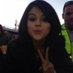 Eu sigo o @JustinBieber e quero ganhar essa @SelenaGomez que ele está sorteando