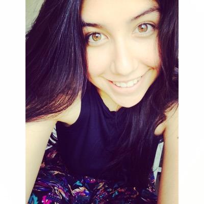 mevuelvocancion's profile picture. De la templanza serenense a los abismos climáticos de Santiago. Decir mucho en poco no es lo mío. Estudiante de quinto año de Derecho en la U. de Chile.