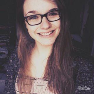 bgirl_icy, insta:clara. srgt, souriante, fauve, macklemore, nageuse, 
comment est-ce que tu peux penser que tu tiens à moi si moi même j'y tiens pas