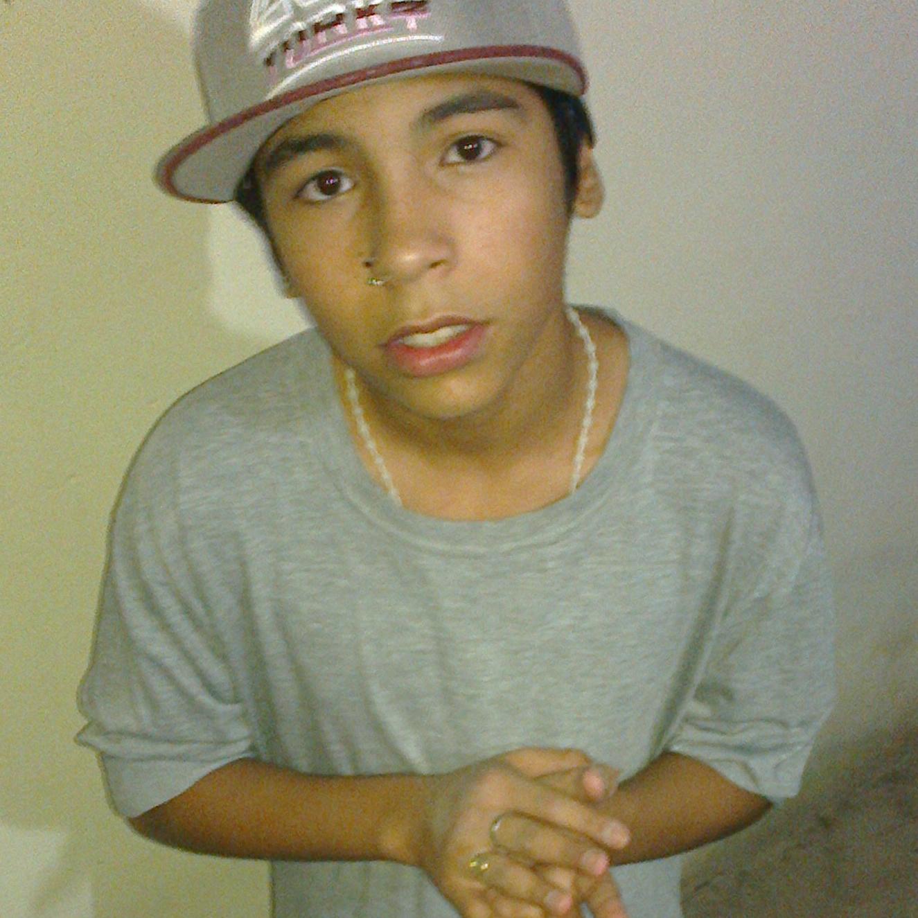 SOY  BELIEBER  ♥ ME GUSTA LA MÚSICA Y ANDO EN SKATE╰ɵ──ɵ╯Never say never and Believe in your dreams ♥