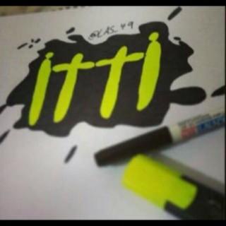 ‏‏ولاَ زِلتُ أؤمِنْ بِ أنَّك لا تُشْبِہ أحَدًا فَ وَحدُك تَنفَرِد بِ جَاذِبِيَہ تأسُرُنيْ ♡