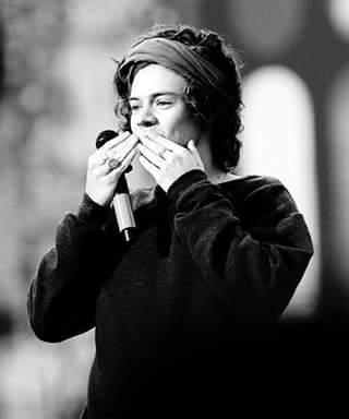Amar a mis ídolos es parte de mi:3 Directioners desde el principio.. amo a mis idolos y mi debilidad es Harold Edward Styles Cox:3