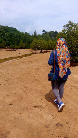 Bersyukurlah atas dirimu apa adanya,,karena bila kamu membandingkan dengan orang lain,kamu akan terkejut dengan rahasianya||09♥||malang*jawa timur*