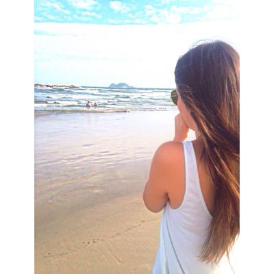 ☮ ✡ ☪ ☾ Quero viver essa vida sem medo,sem promessas, apenas vivê-la. Ser feliz ao tentar. E que os momentos sejam eternos enquanto durar.